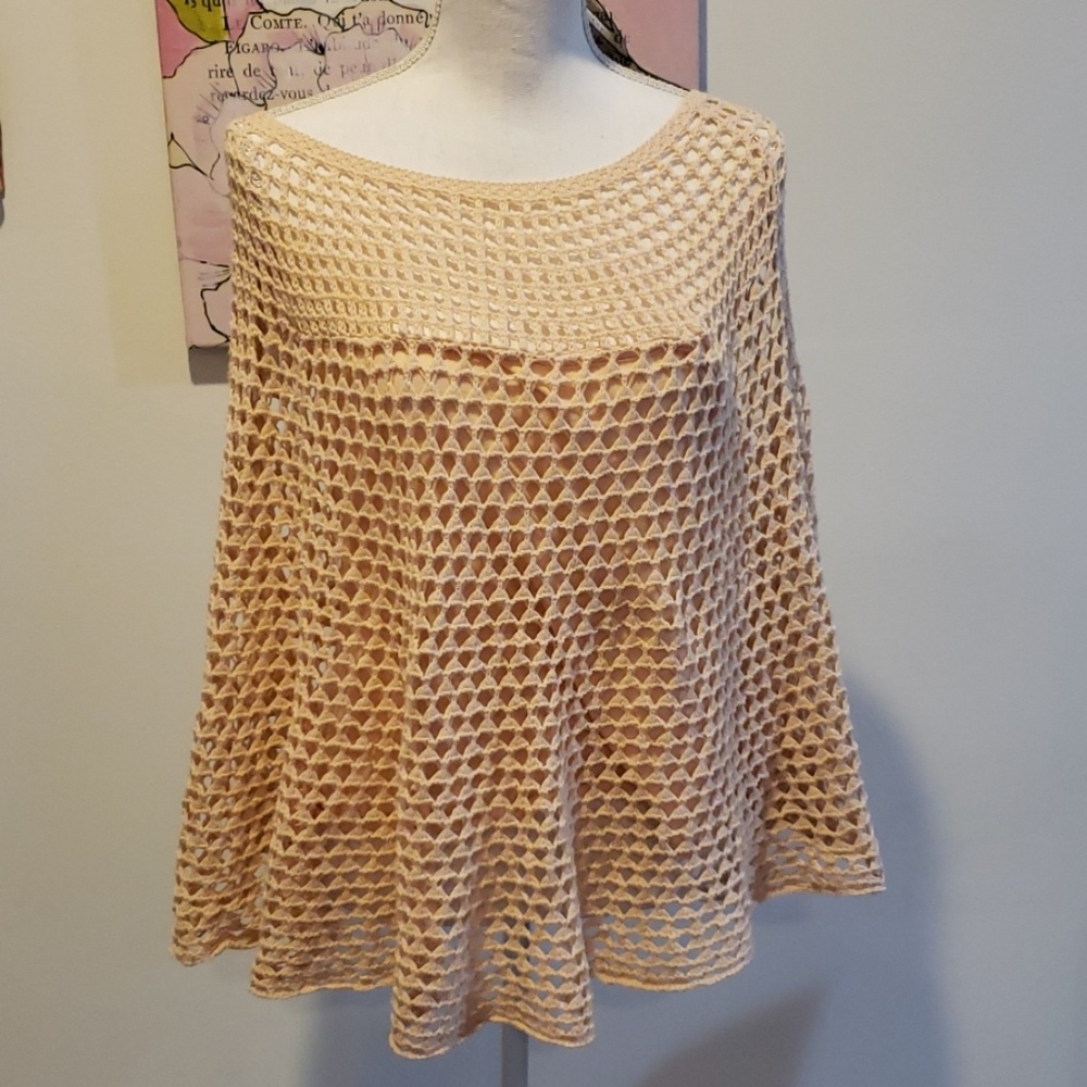 Excellent condition Jennifer Lopez poncho